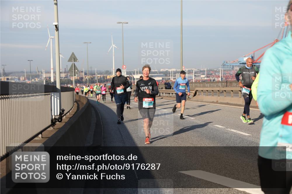 03.10.2025 - Köhlbrandbrückenlauf Yannick Fuchs http://msf.ph/oto/9176287 03.10.2025 08:46:35 Position 2 14 meine-sportfotos.de