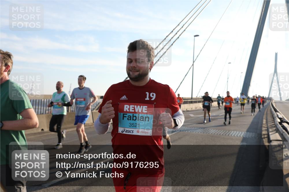 03.10.2025 - Köhlbrandbrückenlauf Yannick Fuchs http://msf.ph/oto/9176295 03.10.2025 08:25:45 Position 1 19, 3521 meine-sportfotos.de