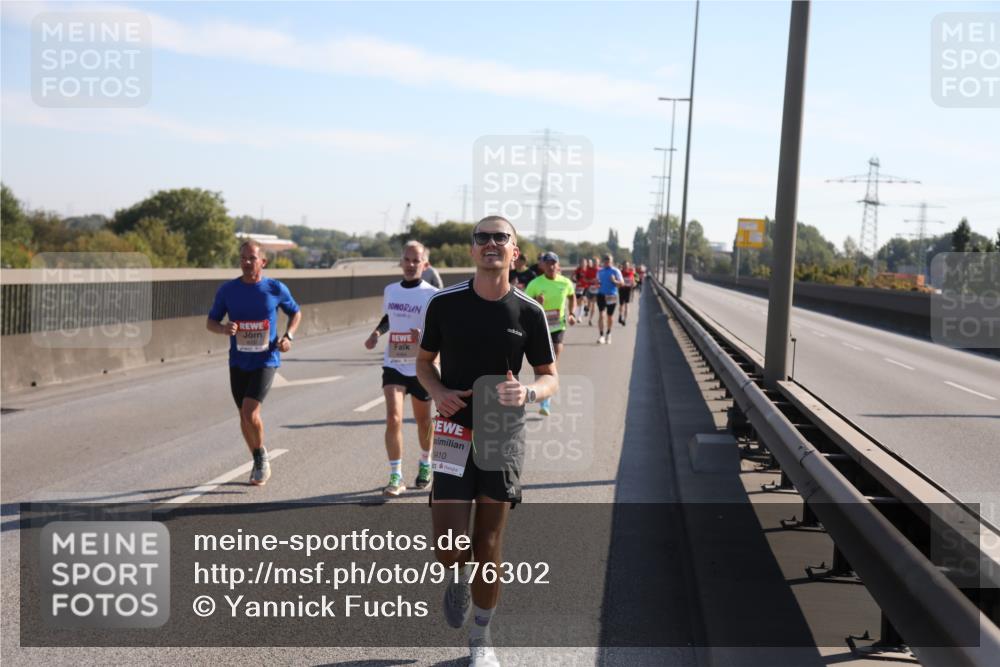 03.10.2025 - Köhlbrandbrückenlauf Yannick Fuchs http://msf.ph/oto/9176302 03.10.2025 11:14:00 Position 3 410, 55 meine-sportfotos.de