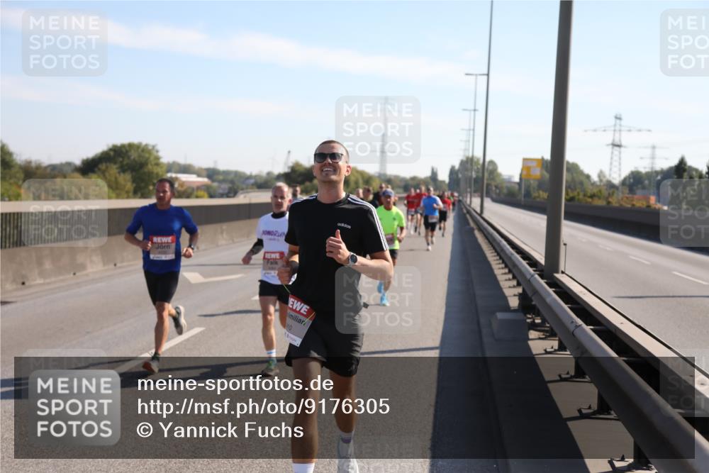 03.10.2025 - Köhlbrandbrückenlauf Yannick Fuchs http://msf.ph/oto/9176305 03.10.2025 11:14:01 Position 3 10 meine-sportfotos.de