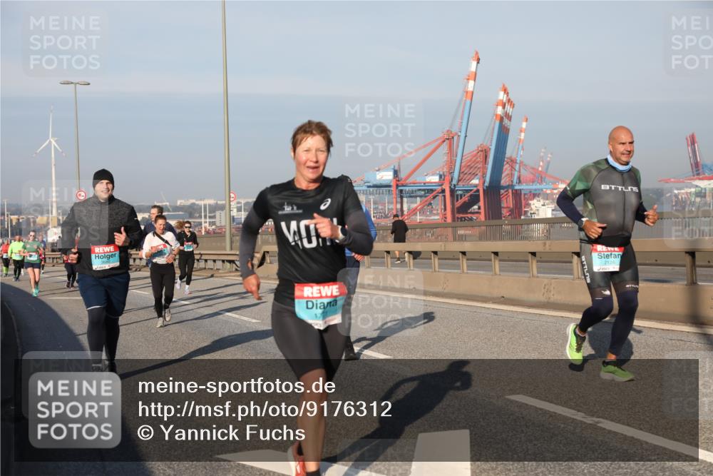 03.10.2025 - Köhlbrandbrückenlauf Yannick Fuchs http://msf.ph/oto/9176312 03.10.2025 08:46:37 Position 2 2126 meine-sportfotos.de