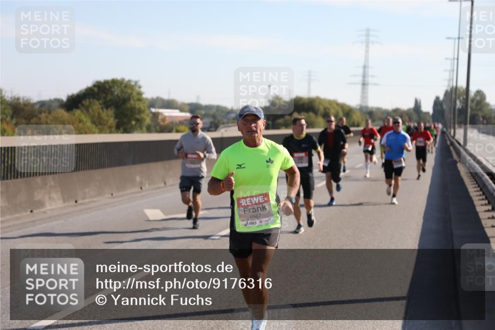 03.10.2025 - Köhlbrandbrückenlauf Yannick Fuchs http://msf.ph/oto/9176316 03.10.2025 11:14:02 Position 3 5967 meine-sportfotos.de