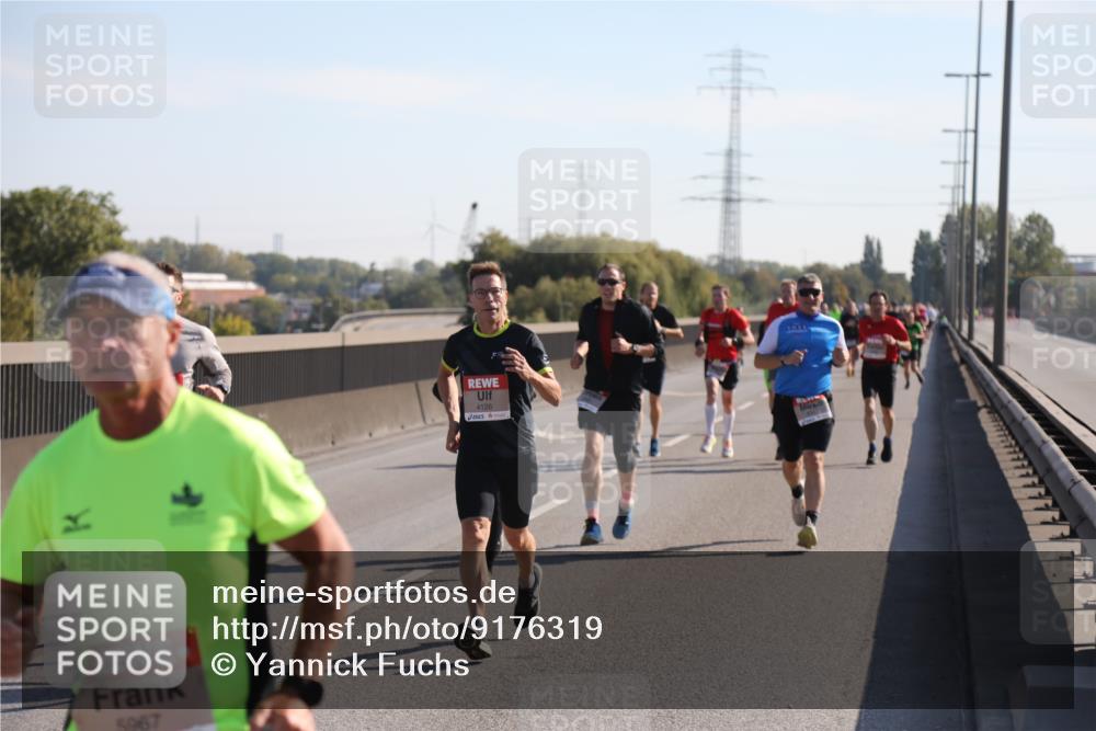 03.10.2025 - Köhlbrandbrückenlauf Yannick Fuchs http://msf.ph/oto/9176319 03.10.2025 11:14:03 Position 3 5967, 4126 meine-sportfotos.de