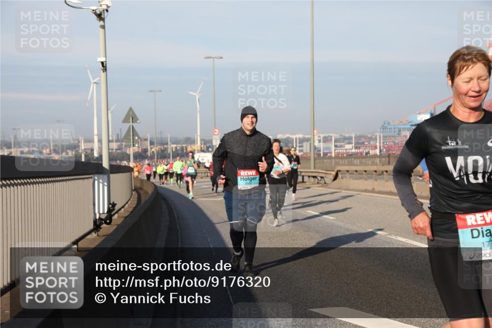 03.10.2025 - Köhlbrandbrückenlauf Yannick Fuchs http://msf.ph/oto/9176320 03.10.2025 08:46:38 Position 2 177 meine-sportfotos.de