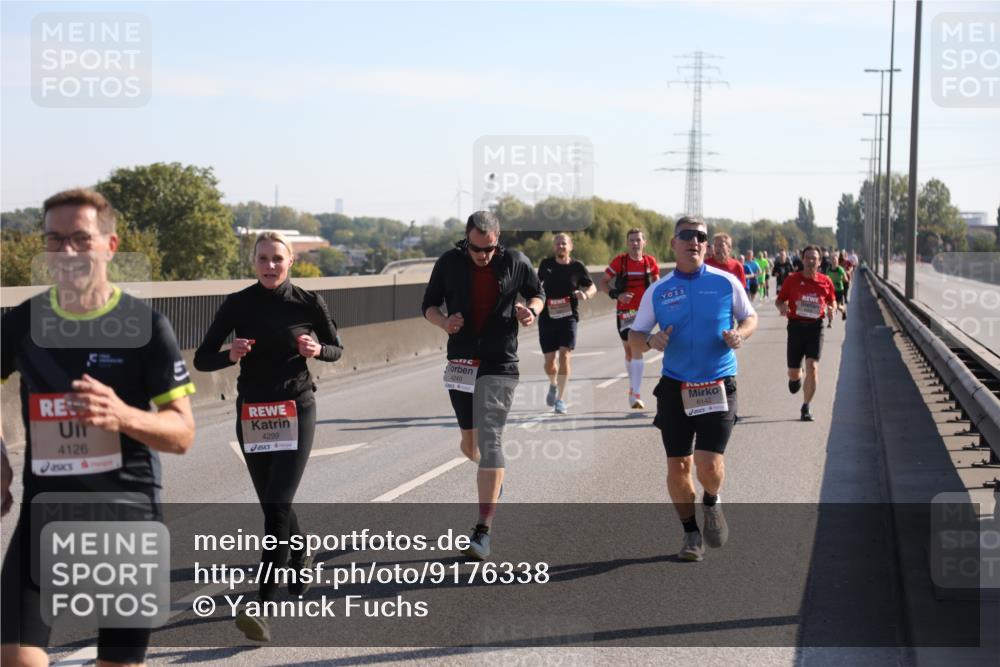03.10.2025 - Köhlbrandbrückenlauf Yannick Fuchs http://msf.ph/oto/9176338 03.10.2025 11:14:05 Position 3 4126, 4299, 4240, 6142 meine-sportfotos.de