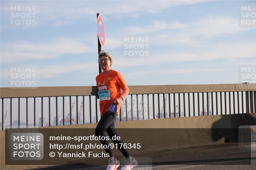 03.10.2025 - Köhlbrandbrückenlauf Yannick Fuchs http://msf.ph/oto/9176345 03.10.2025 08:25:50 Position 1 1211 meine-sportfotos.de