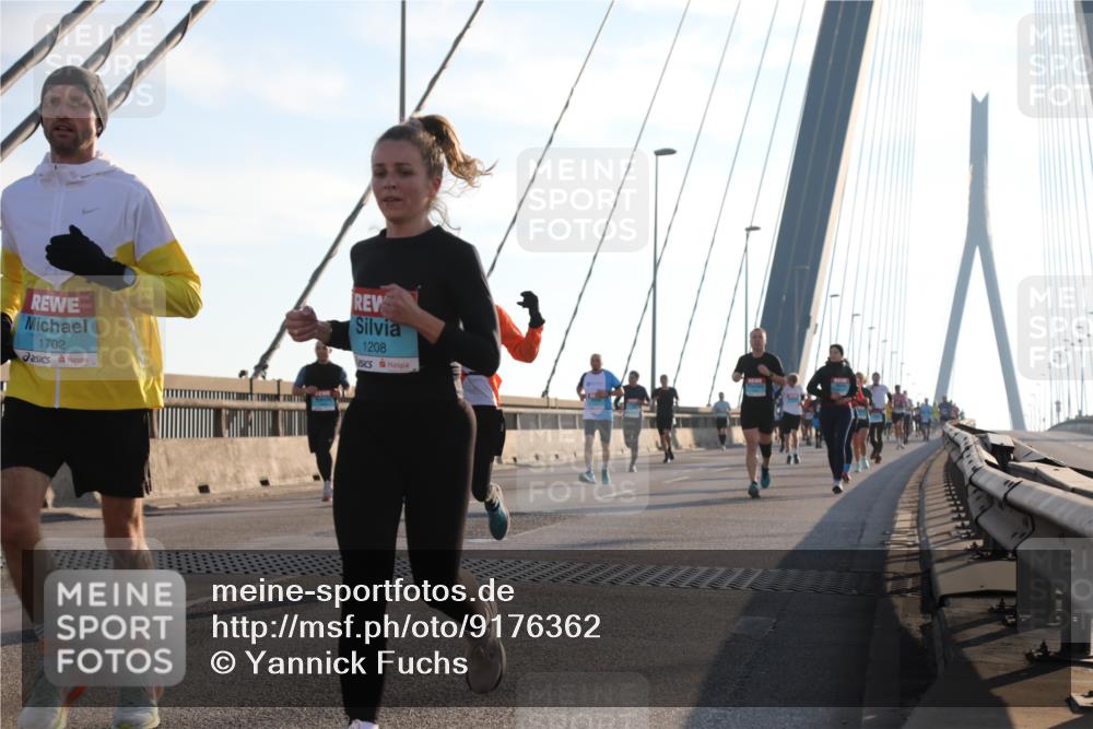 03.10.2025 - Köhlbrandbrückenlauf Yannick Fuchs http://msf.ph/oto/9176362 03.10.2025 08:25:51 Position 1 1702, 1208 meine-sportfotos.de