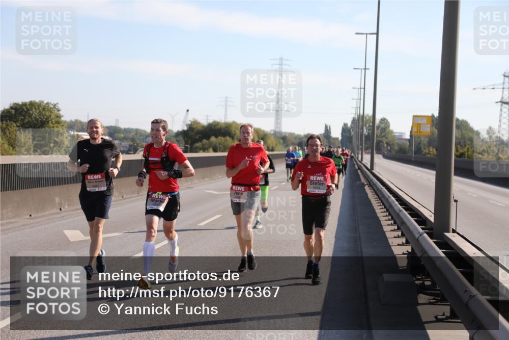 03.10.2025 - Köhlbrandbrückenlauf Yannick Fuchs http://msf.ph/oto/9176367 03.10.2025 11:14:08 Position 3 5961, 6464, 6484 meine-sportfotos.de