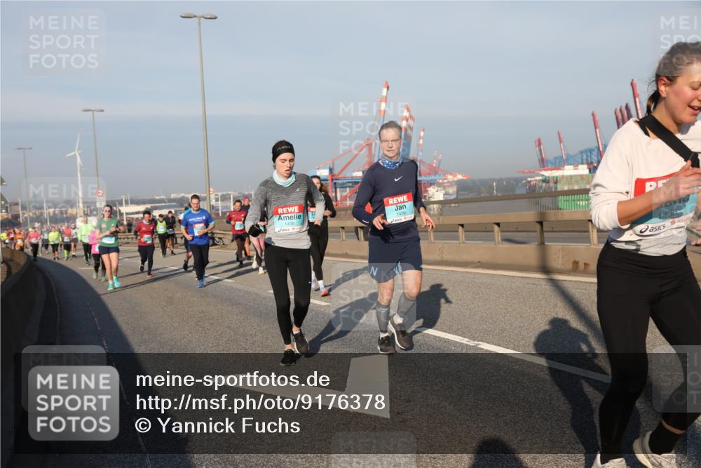 03.10.2025 - Köhlbrandbrückenlauf Yannick Fuchs http://msf.ph/oto/9176378 03.10.2025 08:46:43 Position 2 1438, 1439, 1455 meine-sportfotos.de