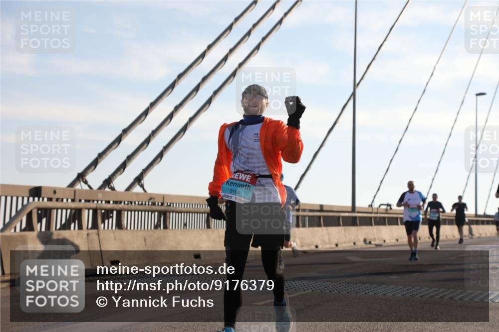 03.10.2025 - Köhlbrandbrückenlauf Yannick Fuchs http://msf.ph/oto/9176379 03.10.2025 08:25:52 Position 1 3164 meine-sportfotos.de