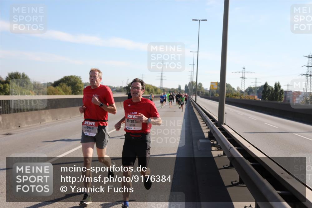 03.10.2025 - Köhlbrandbrückenlauf Yannick Fuchs http://msf.ph/oto/9176384 03.10.2025 11:14:09 Position 3 6464, 400, 6484 meine-sportfotos.de