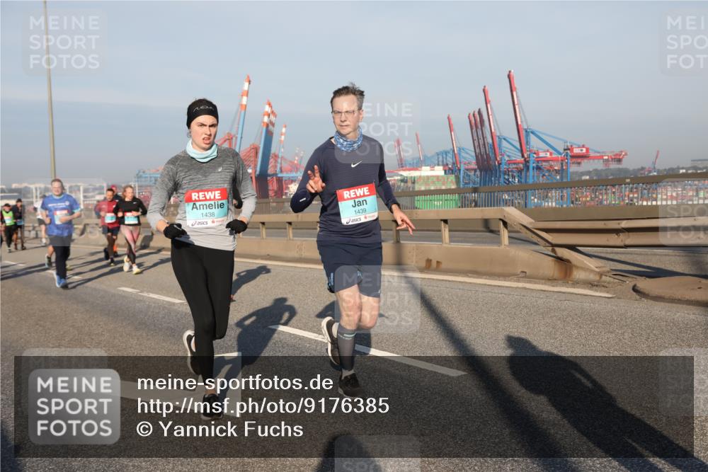 03.10.2025 - Köhlbrandbrückenlauf Yannick Fuchs http://msf.ph/oto/9176385 03.10.2025 08:46:44 Position 2 1438, 1439 meine-sportfotos.de