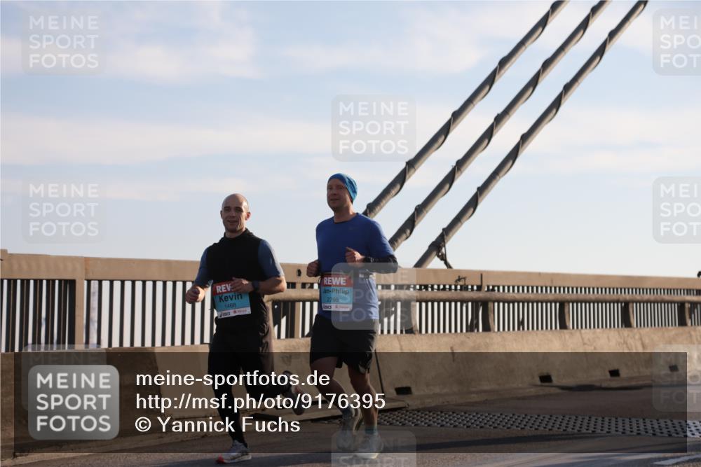 03.10.2025 - Köhlbrandbrückenlauf Yannick Fuchs http://msf.ph/oto/9176395 03.10.2025 08:25:54 Position 1 1468, 2798 meine-sportfotos.de