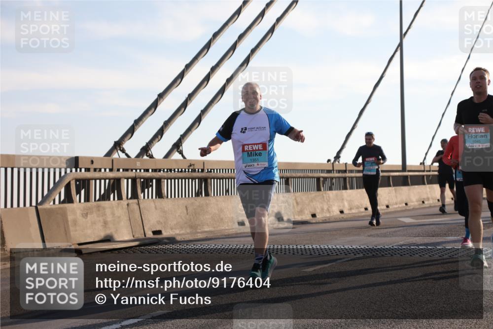 03.10.2025 - Köhlbrandbrückenlauf Yannick Fuchs http://msf.ph/oto/9176404 03.10.2025 08:25:56 Position 1 1351, 1045 meine-sportfotos.de
