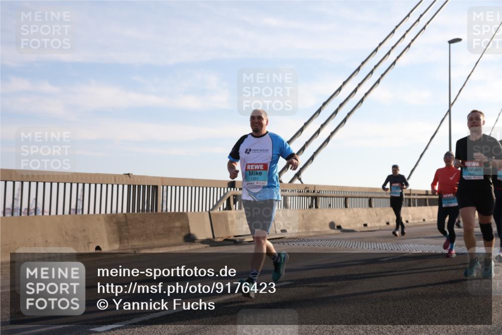 03.10.2025 - Köhlbrandbrückenlauf Yannick Fuchs http://msf.ph/oto/9176423 03.10.2025 08:25:56 Position 1 1351, 1045 meine-sportfotos.de