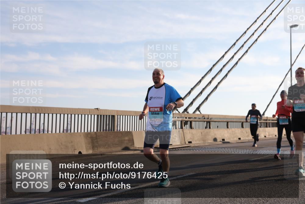 03.10.2025 - Köhlbrandbrückenlauf Yannick Fuchs http://msf.ph/oto/9176425 03.10.2025 08:25:56 Position 1 1351, 1045 meine-sportfotos.de