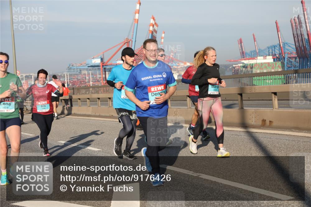 03.10.2025 - Köhlbrandbrückenlauf Yannick Fuchs http://msf.ph/oto/9176426 03.10.2025 08:46:47 Position 2 1604, 3596, 3445 meine-sportfotos.de