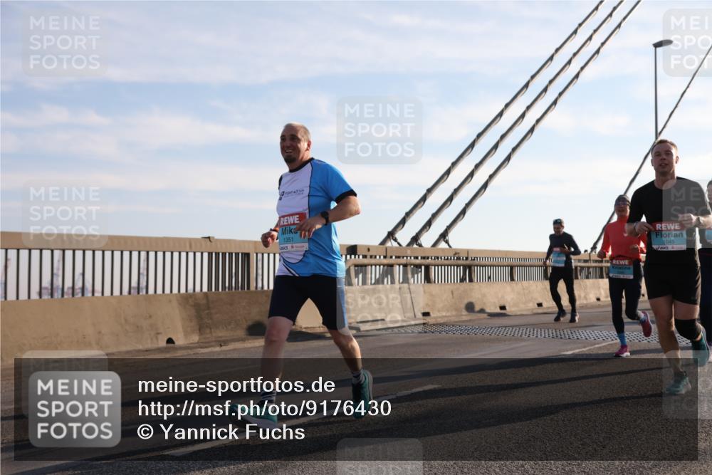 03.10.2025 - Köhlbrandbrückenlauf Yannick Fuchs http://msf.ph/oto/9176430 03.10.2025 08:25:57 Position 1 1351, 1045 meine-sportfotos.de