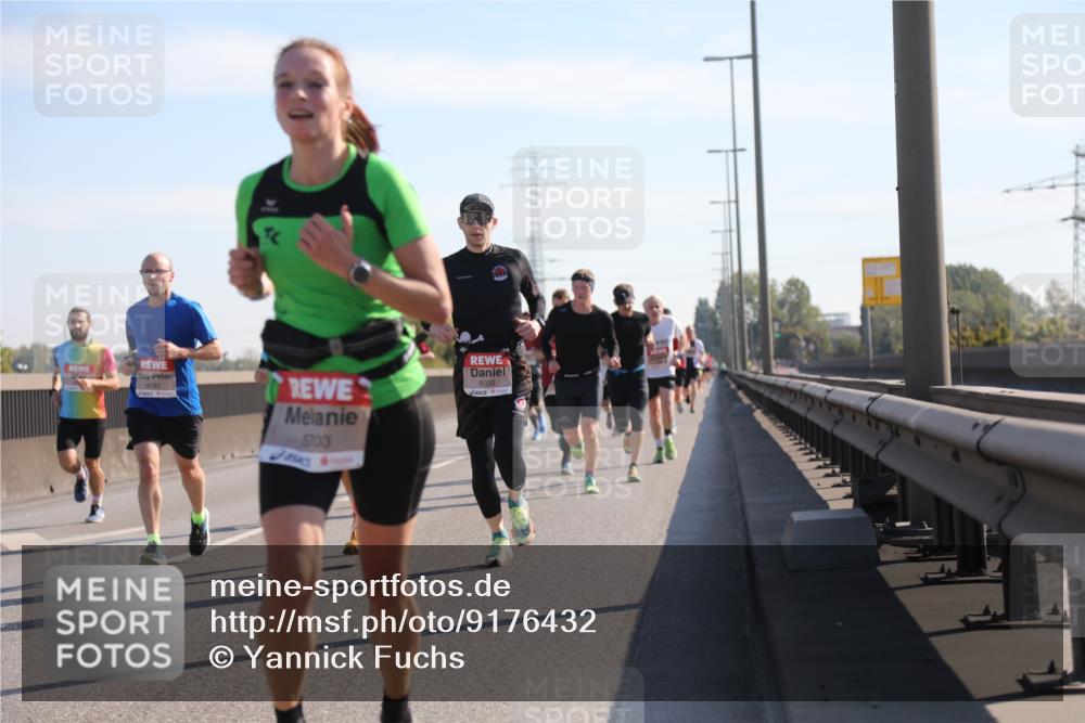 03.10.2025 - Köhlbrandbrückenlauf Yannick Fuchs http://msf.ph/oto/9176432 03.10.2025 11:14:17 Position 3 4187, 5703, 6020 meine-sportfotos.de