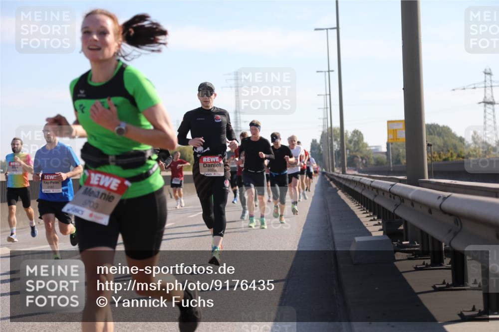 03.10.2025 - Köhlbrandbrückenlauf Yannick Fuchs http://msf.ph/oto/9176435 03.10.2025 11:14:18 Position 3 4187, 5703, 6020 meine-sportfotos.de