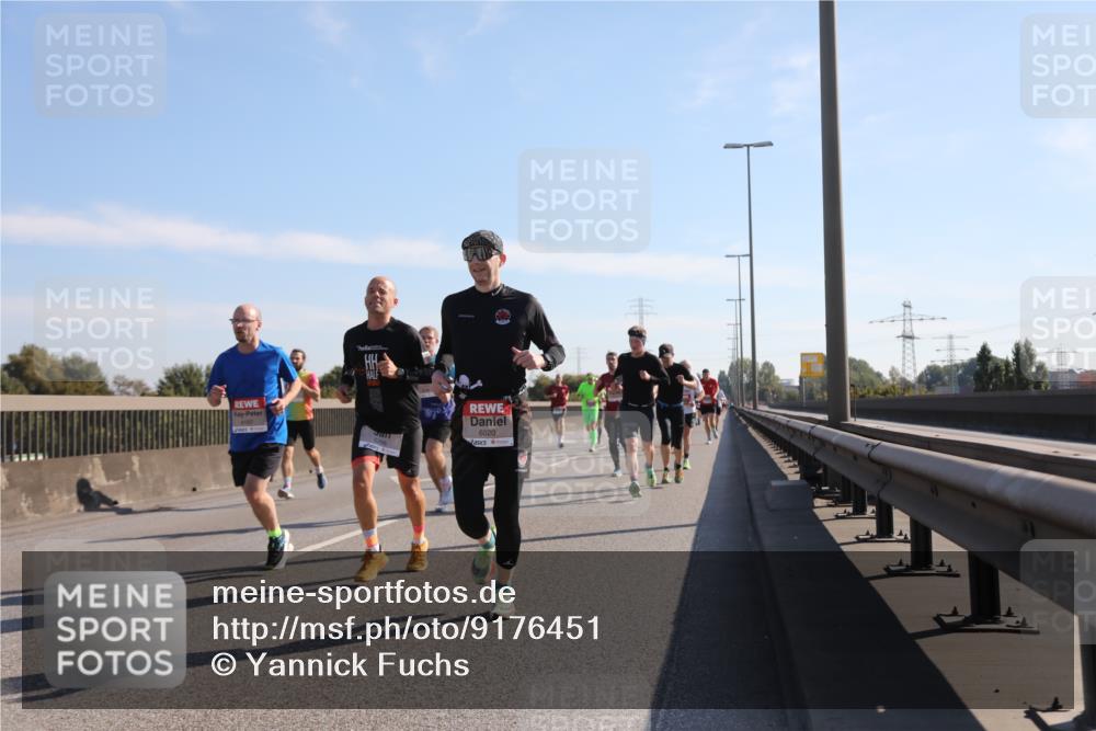 03.10.2025 - Köhlbrandbrückenlauf Yannick Fuchs http://msf.ph/oto/9176451 03.10.2025 11:14:19 Position 3 6020 meine-sportfotos.de