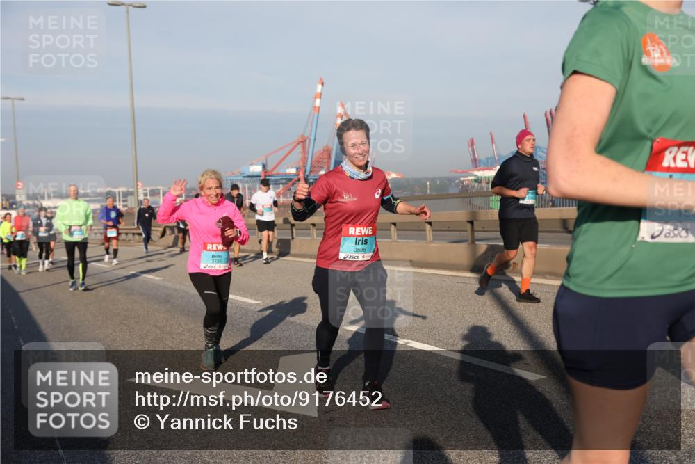 03.10.2025 - Köhlbrandbrückenlauf Yannick Fuchs http://msf.ph/oto/9176452 03.10.2025 08:46:49 Position 2 103, 3596, 3735 meine-sportfotos.de