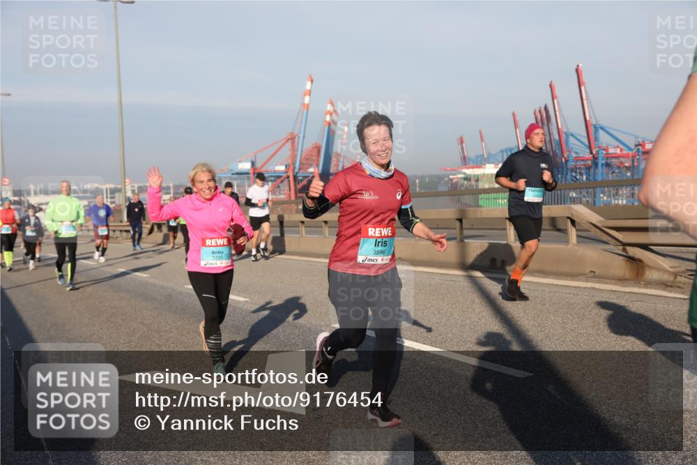03.10.2025 - Köhlbrandbrückenlauf Yannick Fuchs http://msf.ph/oto/9176454 03.10.2025 08:46:49 Position 2 3735, 3596 meine-sportfotos.de