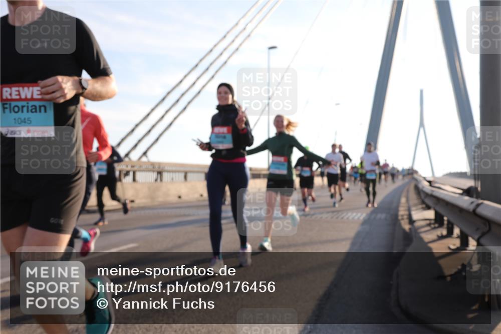 03.10.2025 - Köhlbrandbrückenlauf Yannick Fuchs http://msf.ph/oto/9176456 03.10.2025 08:25:58 Position 1 1045 meine-sportfotos.de