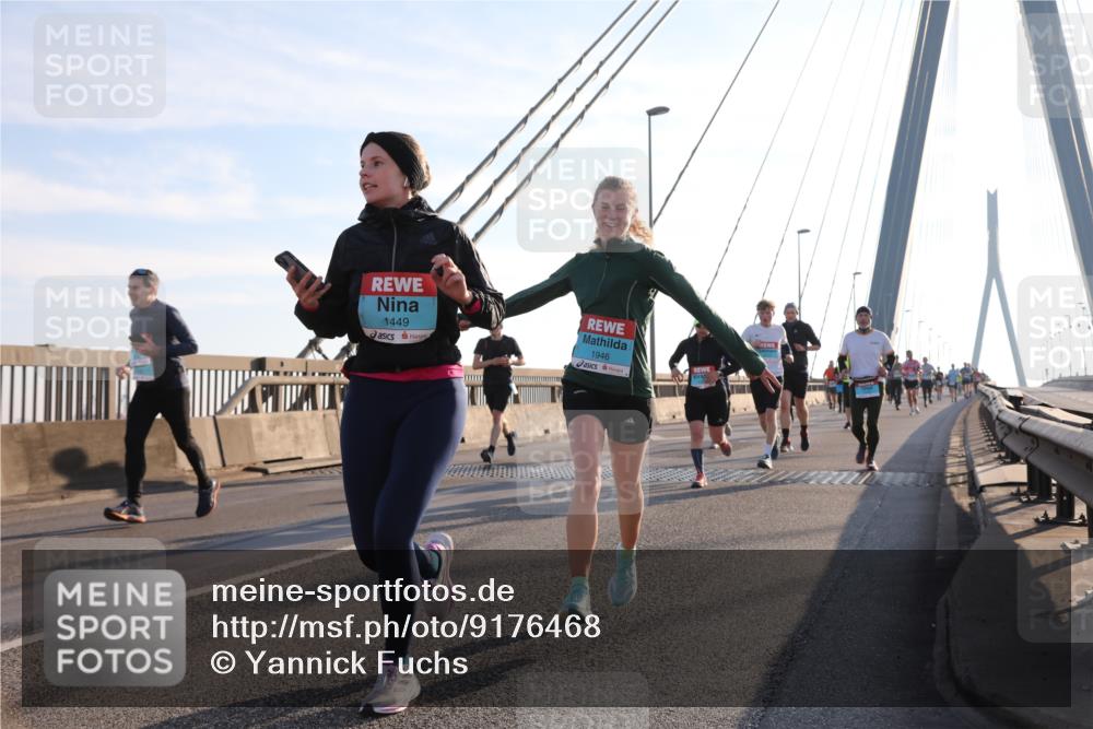03.10.2025 - Köhlbrandbrückenlauf Yannick Fuchs http://msf.ph/oto/9176468 03.10.2025 08:25:59 Position 1 1449, 1946 meine-sportfotos.de