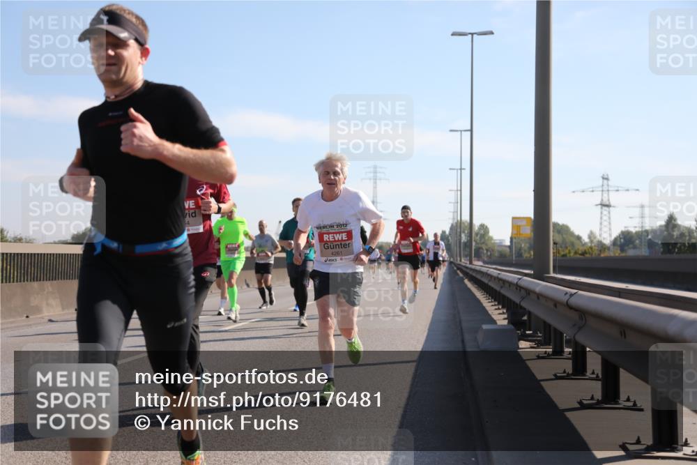 03.10.2025 - Köhlbrandbrückenlauf Yannick Fuchs http://msf.ph/oto/9176481 03.10.2025 11:14:22 Position 3 54, 2012, 4261 meine-sportfotos.de