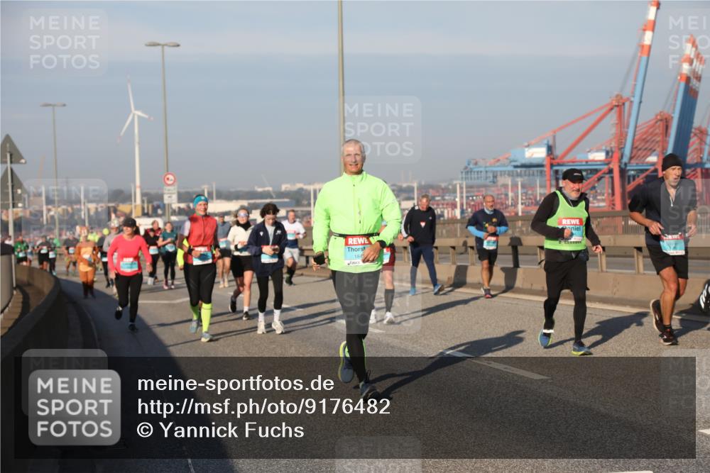 03.10.2025 - Köhlbrandbrückenlauf Yannick Fuchs http://msf.ph/oto/9176482 03.10.2025 08:46:51 Position 2 184 meine-sportfotos.de