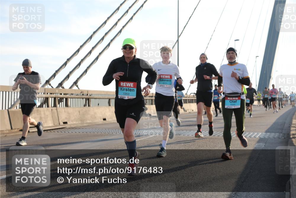 03.10.2025 - Köhlbrandbrückenlauf Yannick Fuchs http://msf.ph/oto/9176483 03.10.2025 08:26:00 Position 1 1353, 3111, 3344, 111100 meine-sportfotos.de