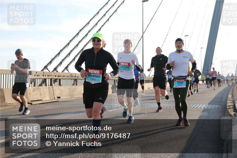 03.10.2025 - Köhlbrandbrückenlauf Yannick Fuchs http://msf.ph/oto/9176487 03.10.2025 08:26:00 Position 1 1353, 3111, 3344 meine-sportfotos.de
