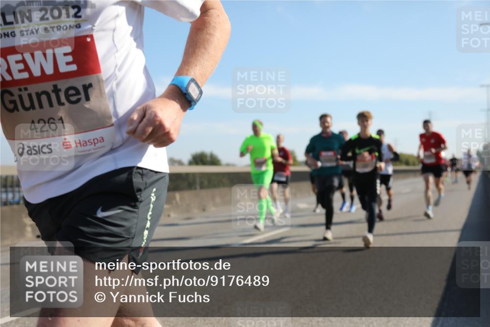 03.10.2025 - Köhlbrandbrückenlauf Yannick Fuchs http://msf.ph/oto/9176489 03.10.2025 11:14:23 Position 3 2012, 4261 meine-sportfotos.de
