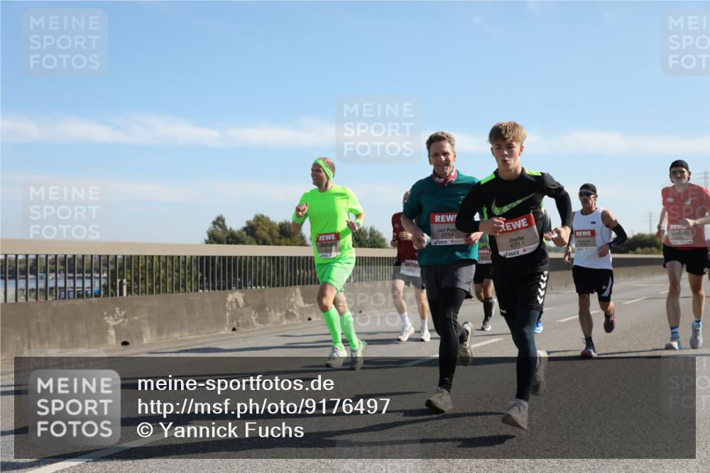 03.10.2025 - Köhlbrandbrückenlauf Yannick Fuchs http://msf.ph/oto/9176497 03.10.2025 11:14:24 Position 3 6714, 6715, 6718 meine-sportfotos.de