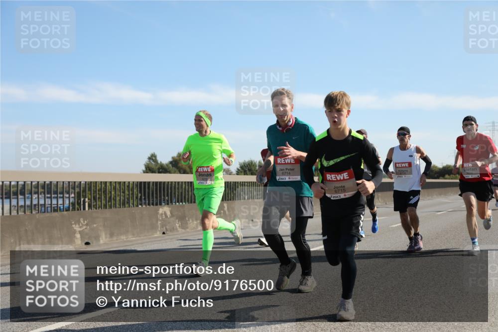 03.10.2025 - Köhlbrandbrückenlauf Yannick Fuchs http://msf.ph/oto/9176500 03.10.2025 11:14:24 Position 3 6714, 6715, 6718 meine-sportfotos.de
