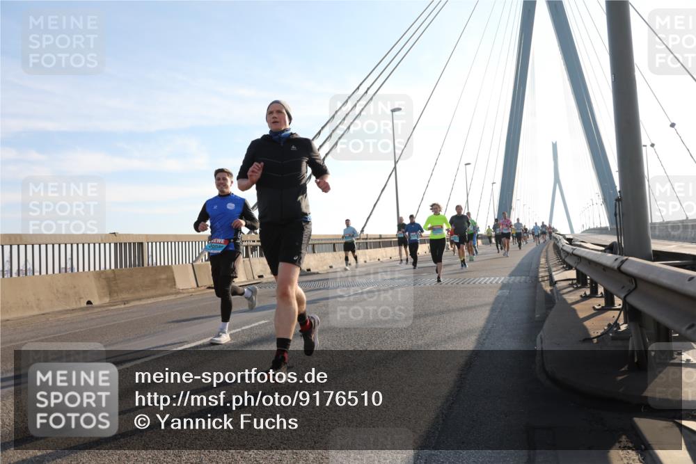 03.10.2025 - Köhlbrandbrückenlauf Yannick Fuchs http://msf.ph/oto/9176510 03.10.2025 08:26:02 Position 1  meine-sportfotos.de
