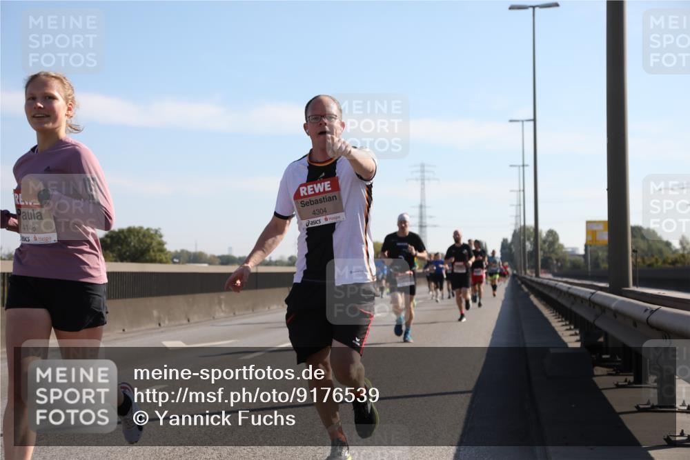 03.10.2025 - Köhlbrandbrückenlauf Yannick Fuchs http://msf.ph/oto/9176539 03.10.2025 11:14:29 Position 3 4148, 4304 meine-sportfotos.de