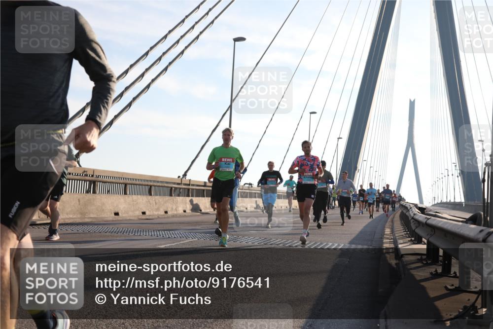 03.10.2025 - Köhlbrandbrückenlauf Yannick Fuchs http://msf.ph/oto/9176541 03.10.2025 08:26:06 Position 1  meine-sportfotos.de