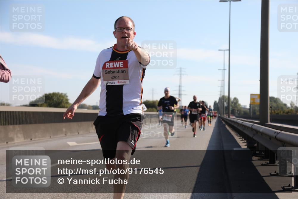 03.10.2025 - Köhlbrandbrückenlauf Yannick Fuchs http://msf.ph/oto/9176545 03.10.2025 11:14:30 Position 3 4304 meine-sportfotos.de