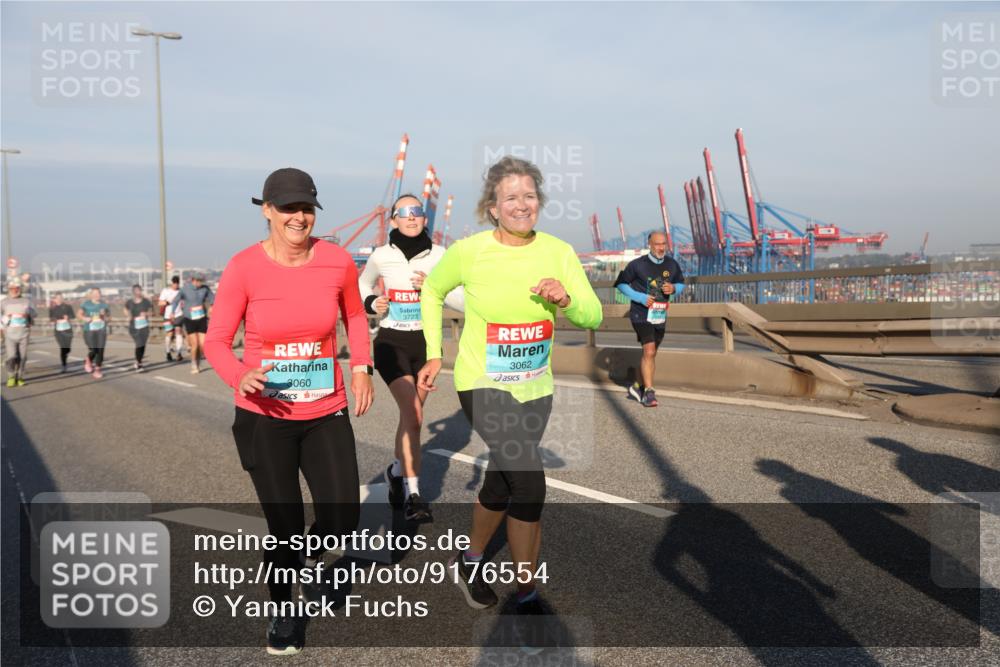 03.10.2025 - Köhlbrandbrückenlauf Yannick Fuchs http://msf.ph/oto/9176554 03.10.2025 08:46:57 Position 2 3060, 3723, 3062 meine-sportfotos.de