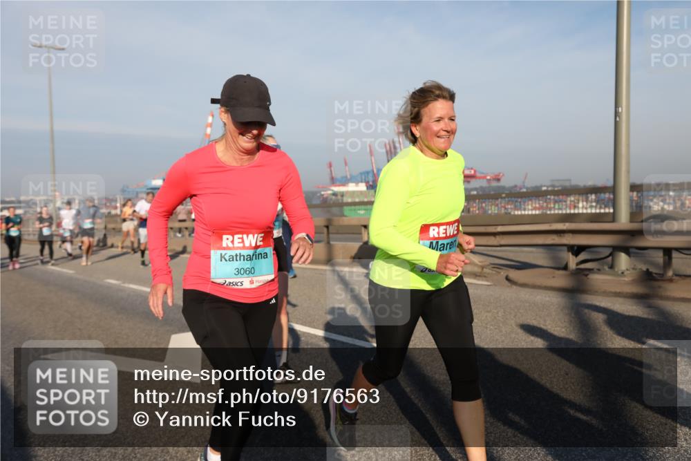 03.10.2025 - Köhlbrandbrückenlauf Yannick Fuchs http://msf.ph/oto/9176563 03.10.2025 08:46:58 Position 2 3060 meine-sportfotos.de
