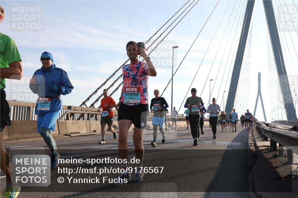 03.10.2025 - Köhlbrandbrückenlauf Yannick Fuchs http://msf.ph/oto/9176567 03.10.2025 08:26:08 Position 1 1328, 1039 meine-sportfotos.de