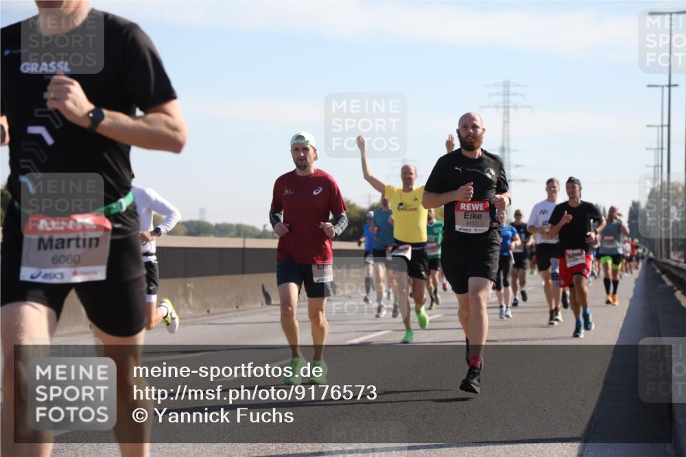 03.10.2025 - Köhlbrandbrückenlauf Yannick Fuchs http://msf.ph/oto/9176573 03.10.2025 11:14:32 Position 3 6060, 4117 meine-sportfotos.de