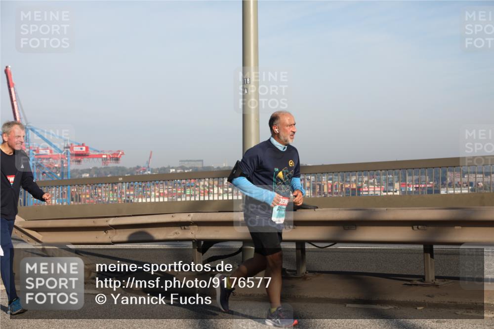 03.10.2025 - Köhlbrandbrückenlauf Yannick Fuchs http://msf.ph/oto/9176577 03.10.2025 08:46:59 Position 2 18 meine-sportfotos.de