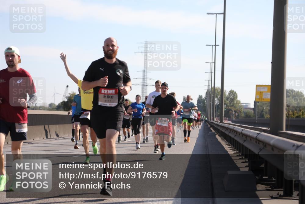 03.10.2025 - Köhlbrandbrückenlauf Yannick Fuchs http://msf.ph/oto/9176579 03.10.2025 11:14:33 Position 3 422, 4117 meine-sportfotos.de