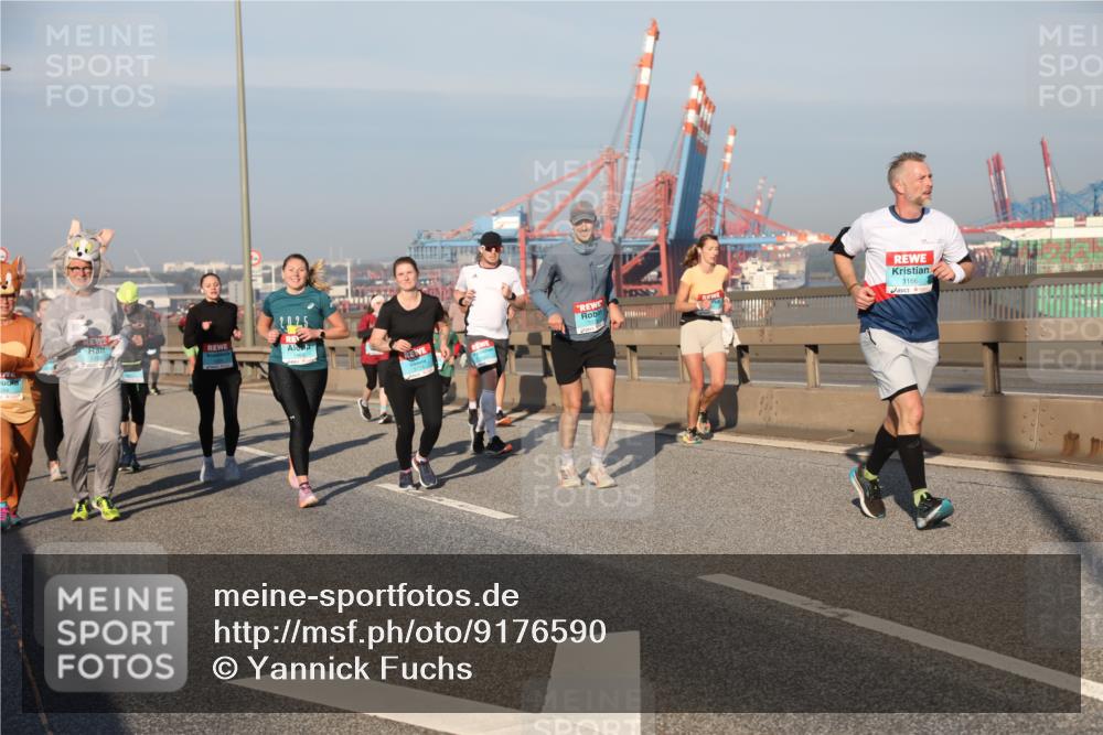 03.10.2025 - Köhlbrandbrückenlauf Yannick Fuchs http://msf.ph/oto/9176590 03.10.2025 08:47:00 Position 2 202, 5, 3166 meine-sportfotos.de