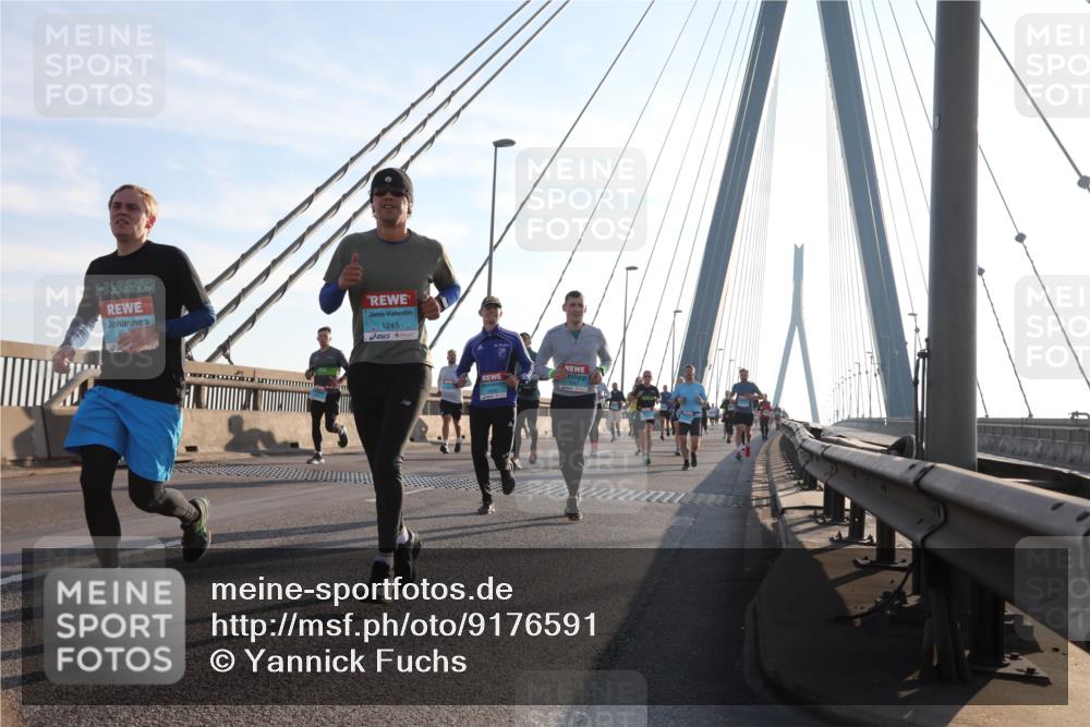 03.10.2025 - Köhlbrandbrückenlauf Yannick Fuchs http://msf.ph/oto/9176591 03.10.2025 08:26:09 Position 1 1245 meine-sportfotos.de