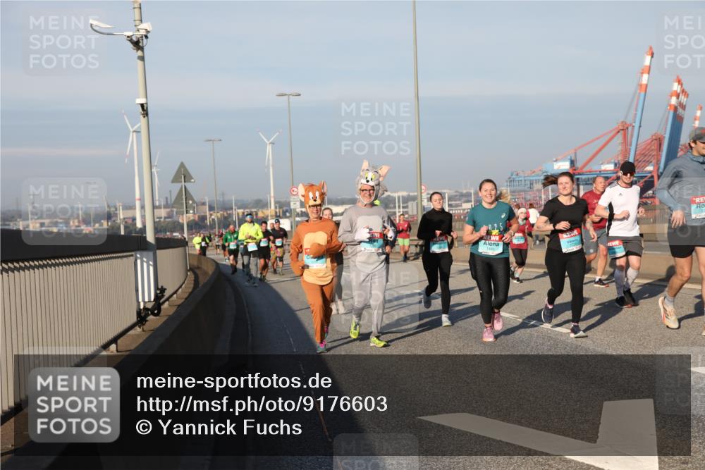 03.10.2025 - Köhlbrandbrückenlauf Yannick Fuchs http://msf.ph/oto/9176603 03.10.2025 08:47:01 Position 2  meine-sportfotos.de