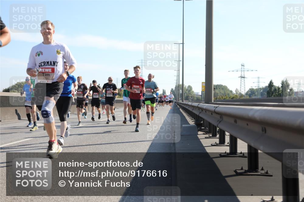 03.10.2025 - Köhlbrandbrückenlauf Yannick Fuchs http://msf.ph/oto/9176616 03.10.2025 11:14:37 Position 3 4251 meine-sportfotos.de